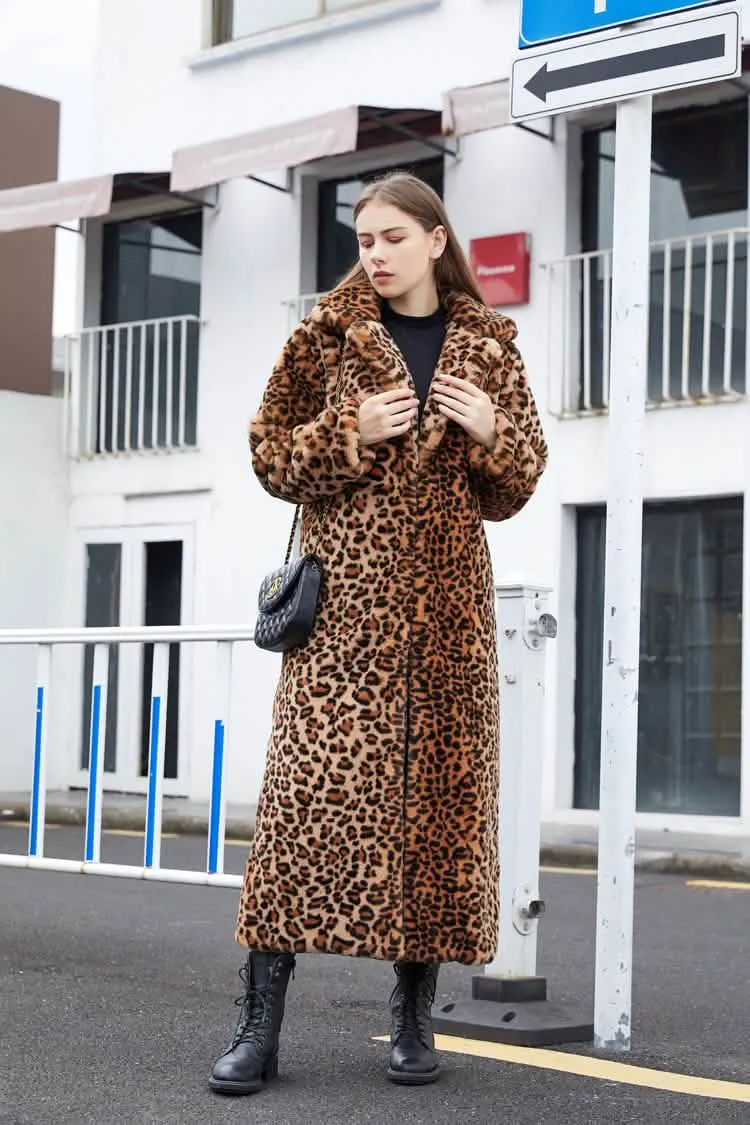 Chic Leopard Print Faux Fur Winter Coat with Elegant Tailored Collar for Women