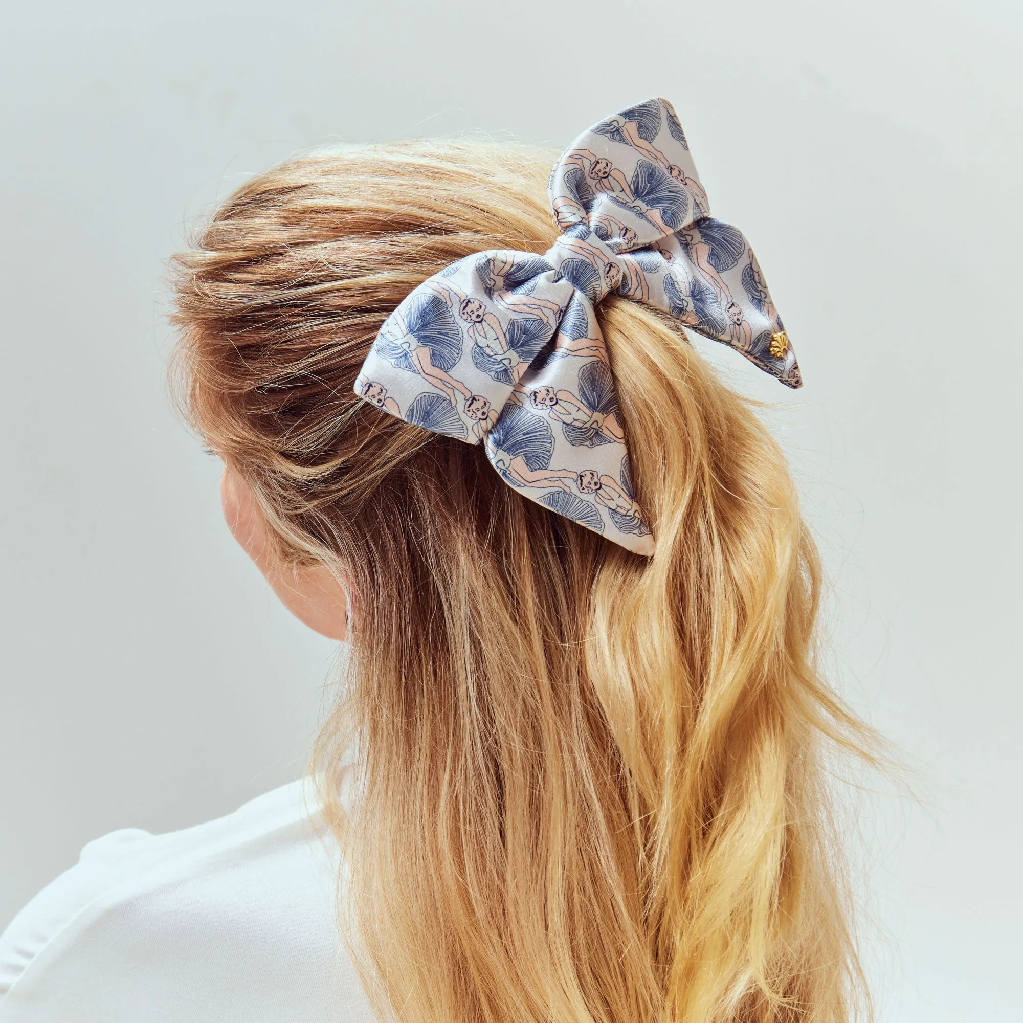 IVORY LELE SADOUGHI X MARILYN MONROE PRINTED BOW