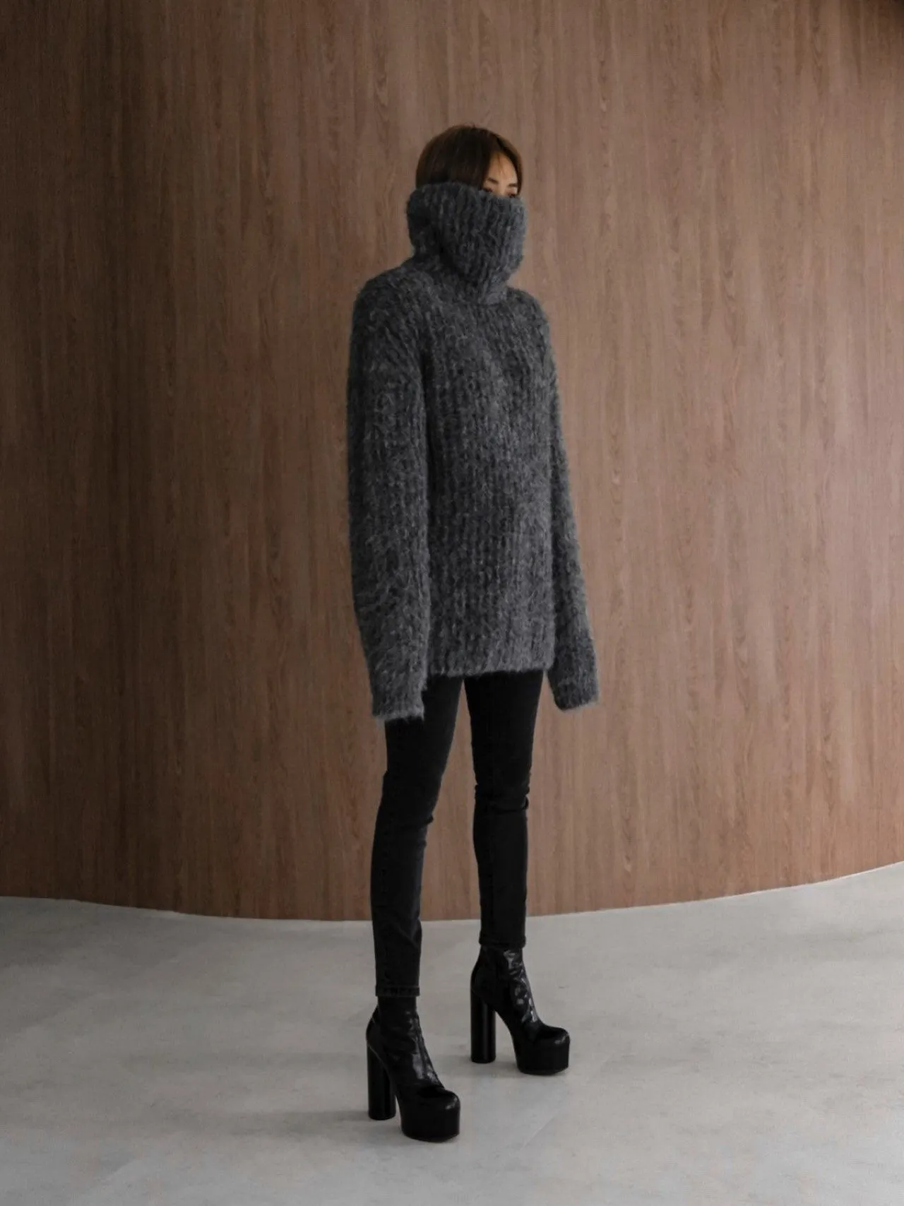 OVERSIZED ALPACA RIBBED TURTLENECK