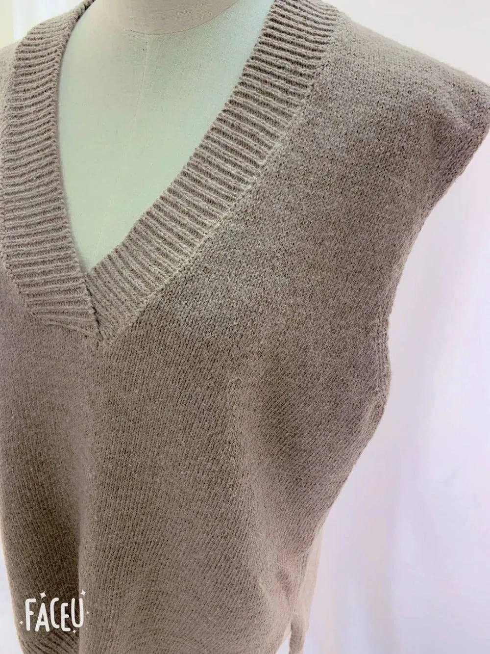 V neck Girls Pullover Vest Sweater Short Knitted Casual oversize Sweaters